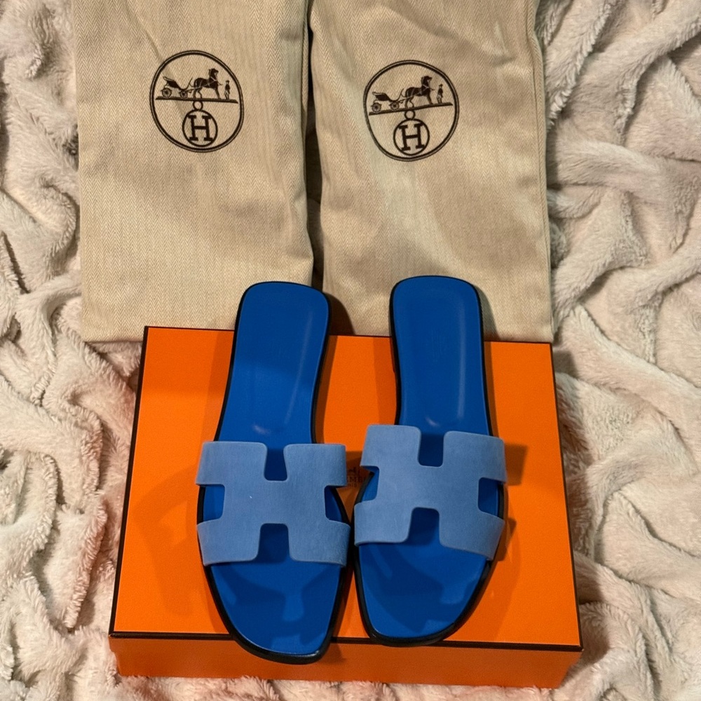 💯 Authentic Hermes Blue Oran Sandals - Picture 2 of 5